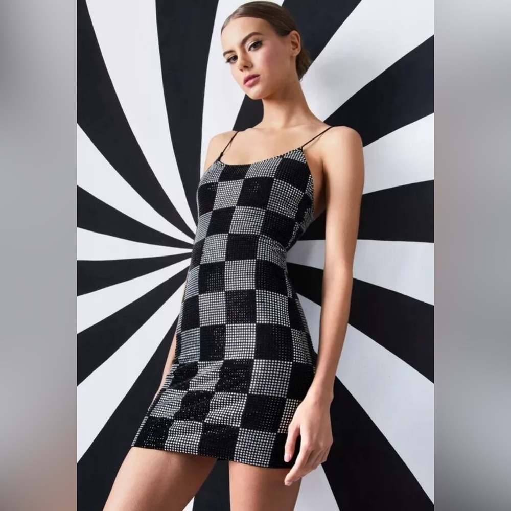 ALICE +OLIVIA
NELLE EMBELLISHED MINI DRESS size 8